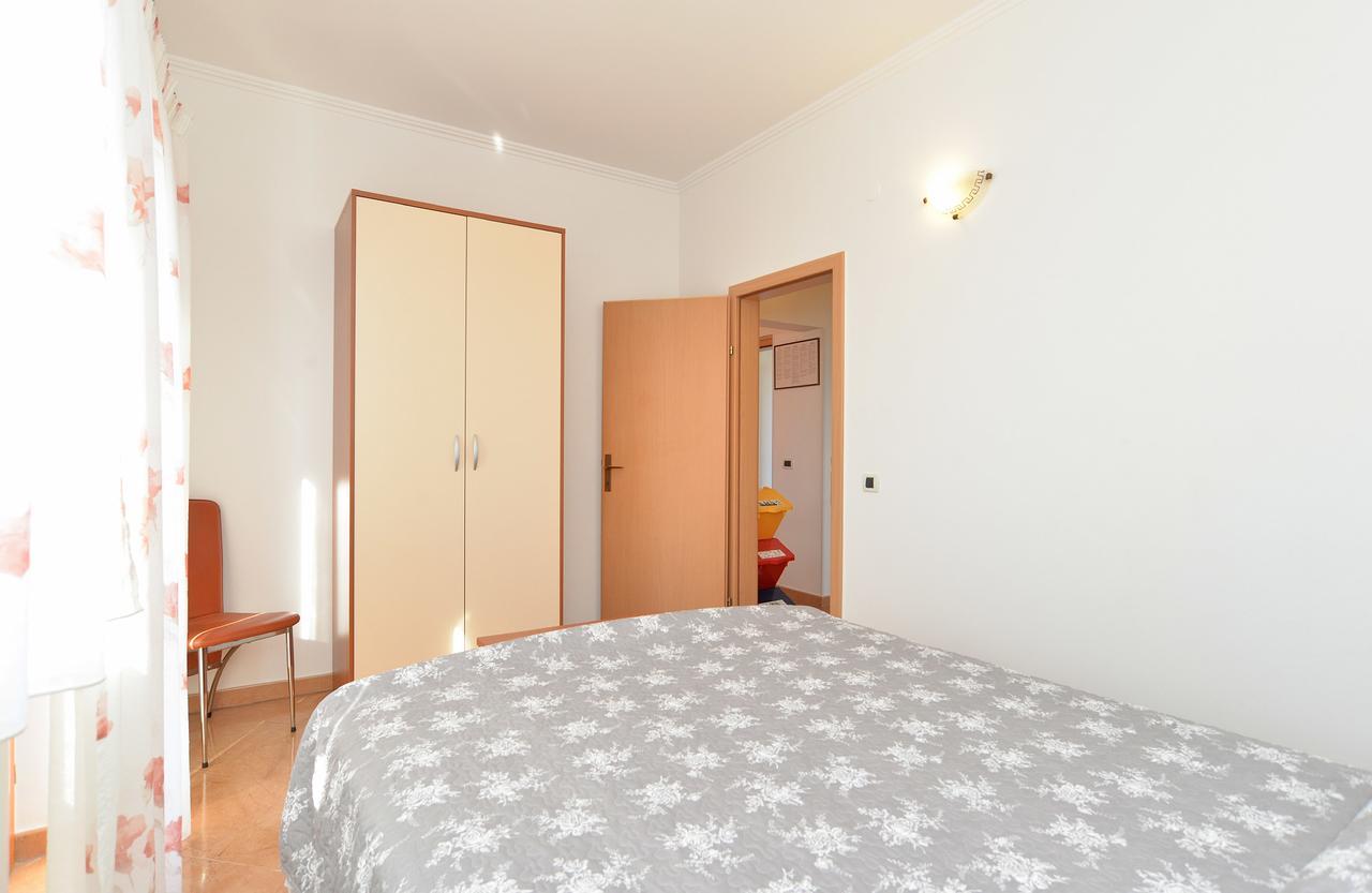 Apartment Ljiljana 1553 Novigrad (Istria)