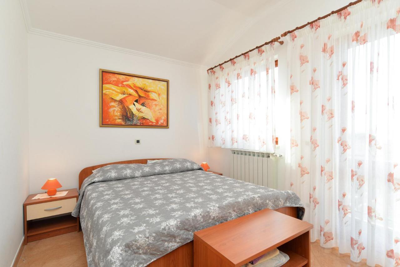 Apartment Ljiljana 1553